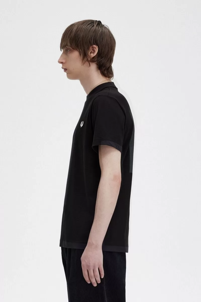 Fred Perry Rave Graphic Mens TShirt Blac 239 1 ZOOM - Fred Perry Rave Graphic Men's T-Shirt Black UKLOP7869